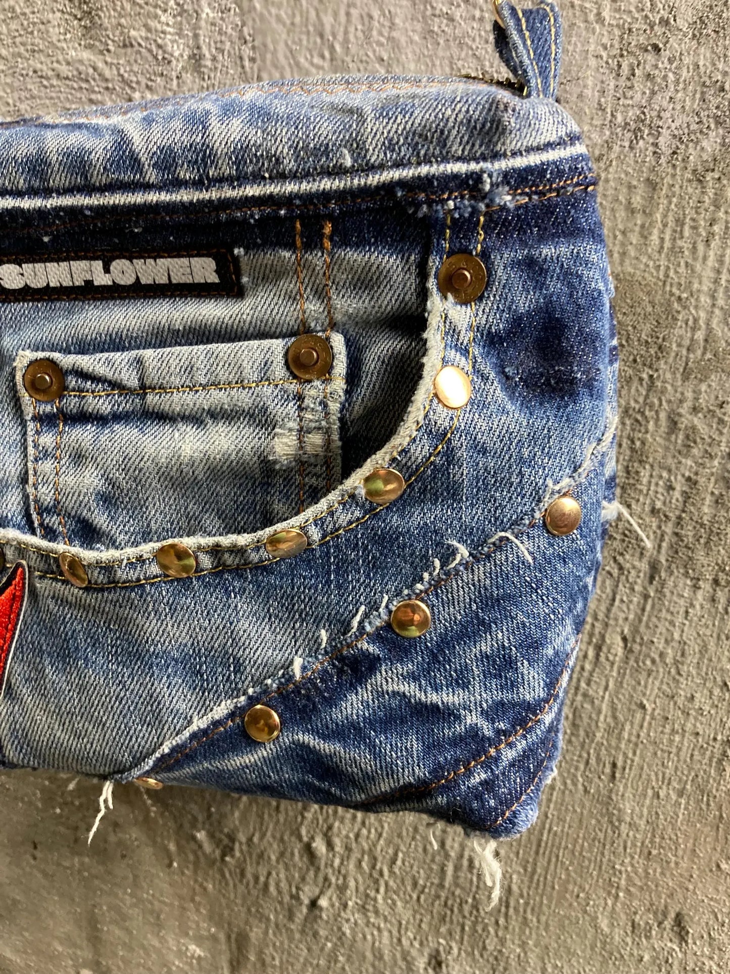 UPCYCLING LEVIS DENIM SMALL SHOULDER BAG