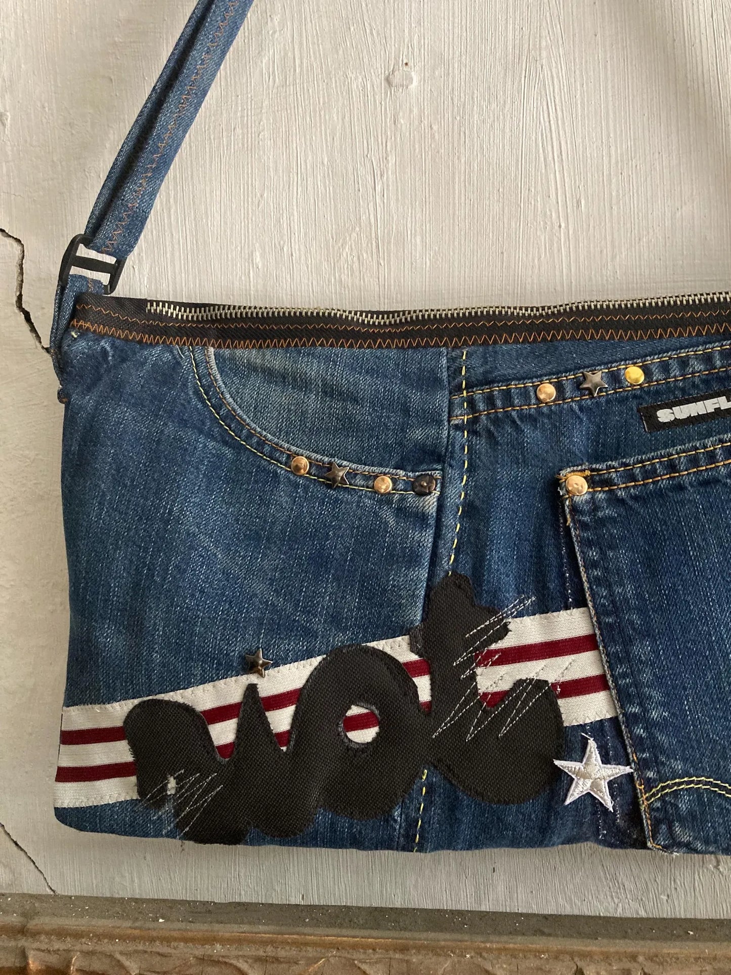 UPCYCLING LEVIS DENIM SMALL SHOULDER BAG