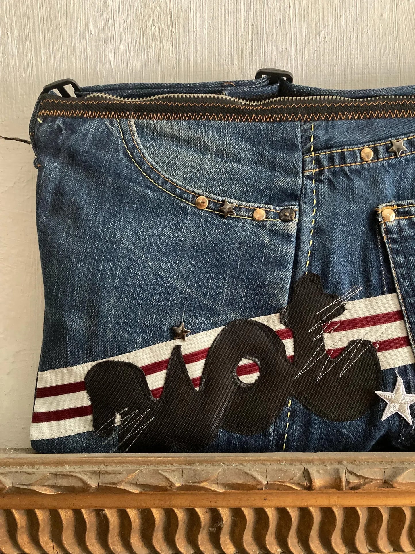 UPCYCLING LEVIS DENIM SMALL SHOULDER BAG